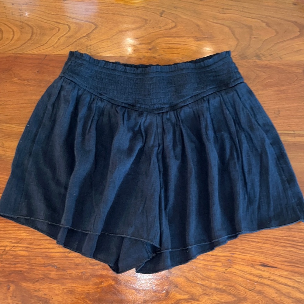 Aerie Black Pull on Shorts - Picture 2 of 11